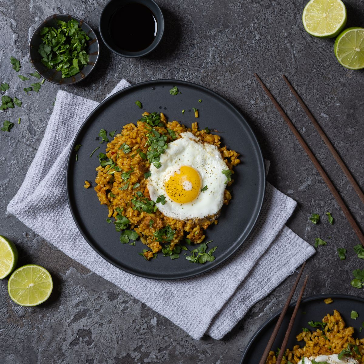 schnelles Nasi Goreng mit Spiegelei