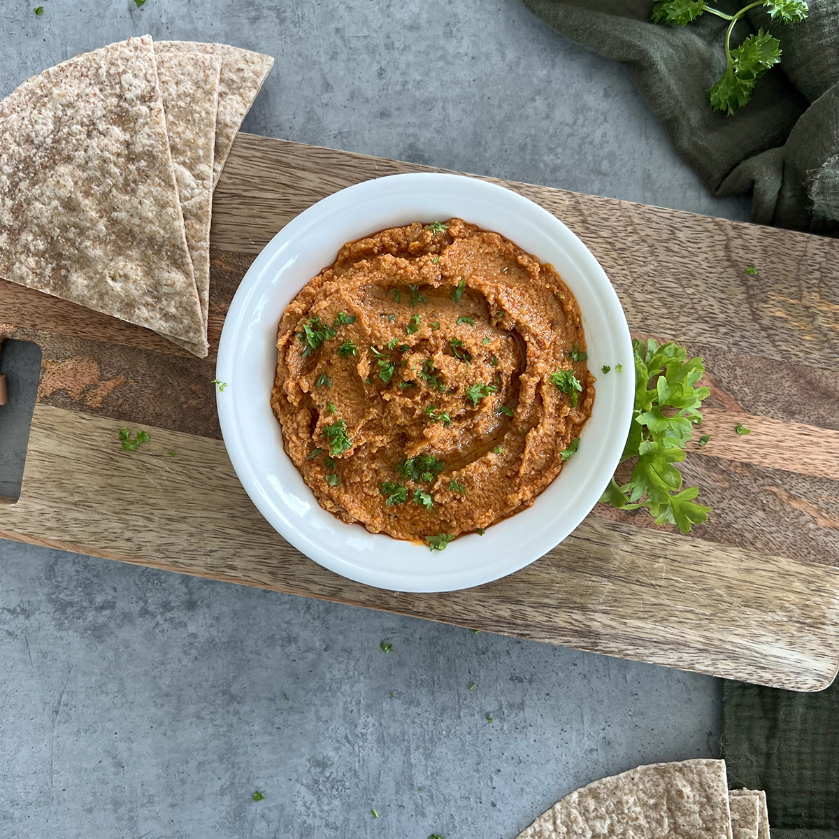 Pesto Hummus