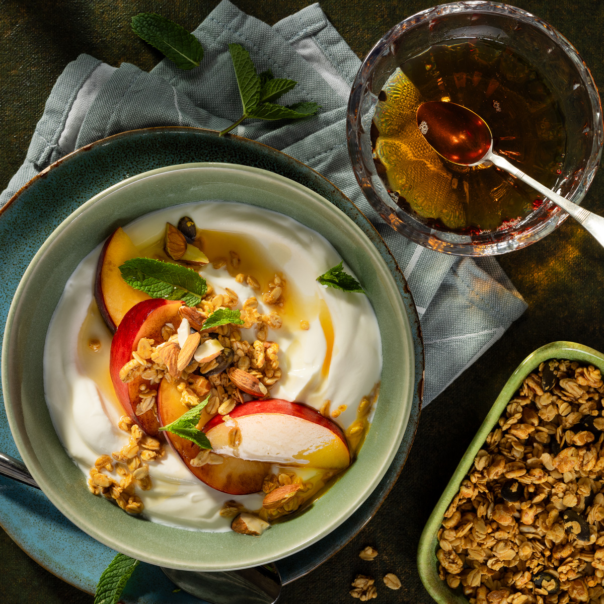 Joghurt Bowl mit geröstetem Pfirsich