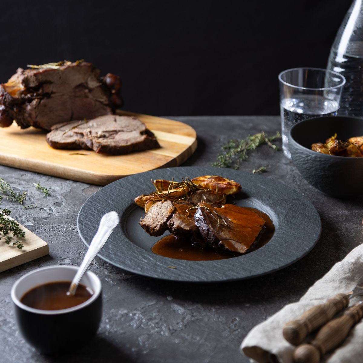 Lammbraten mit Rotwein Rosmarin Sauce