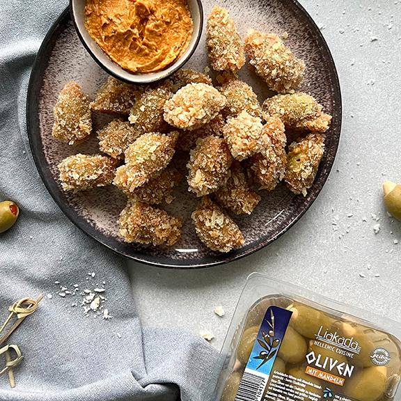 Grüne Oliven mit Mandeln