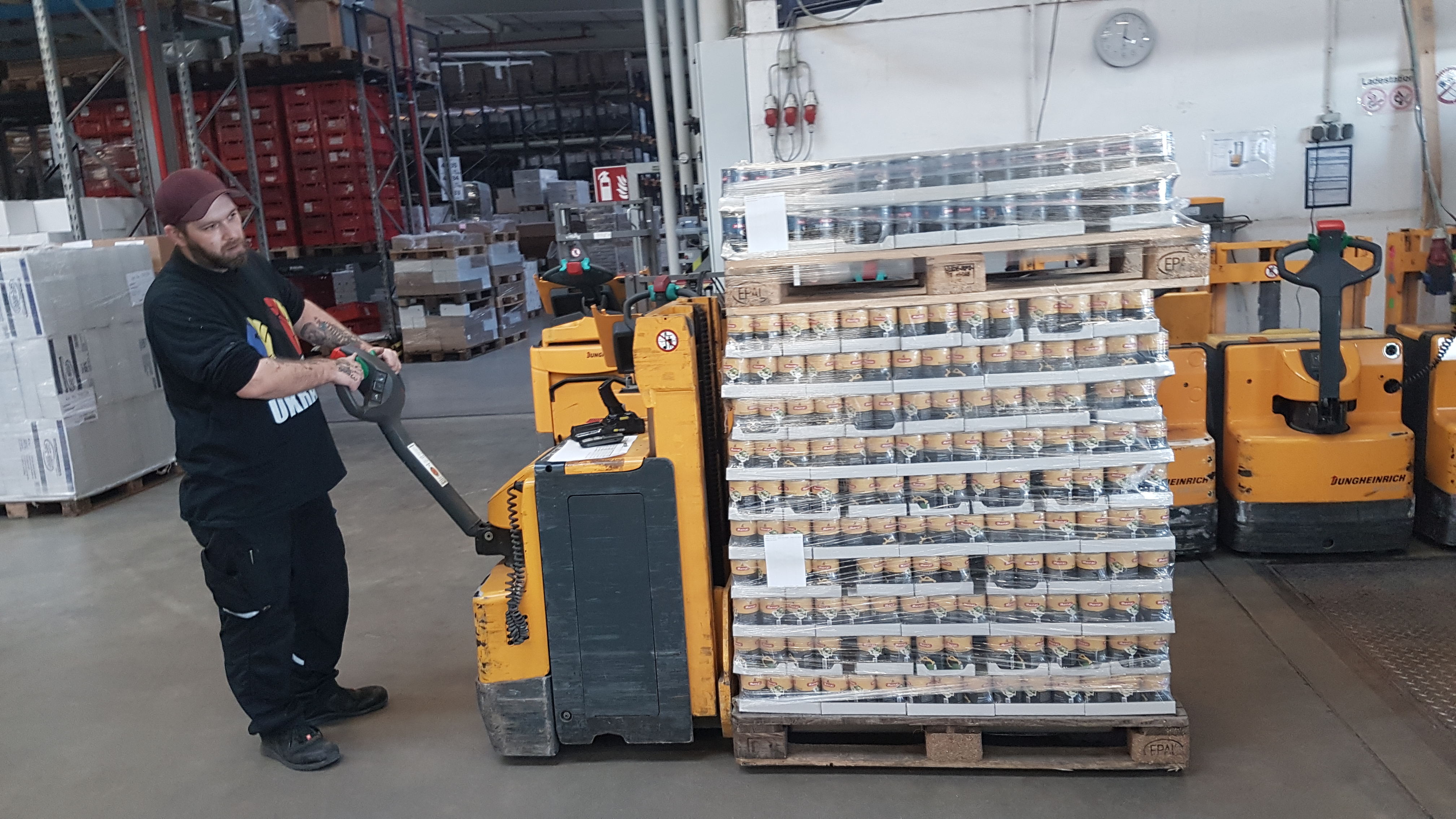 16.000 Dosen für die Ukraine