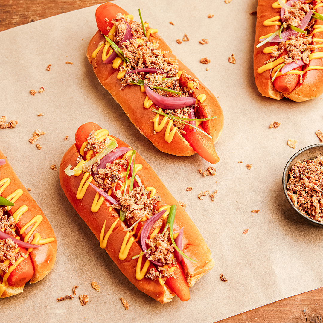 Hot Dog mit scharfen Karotten