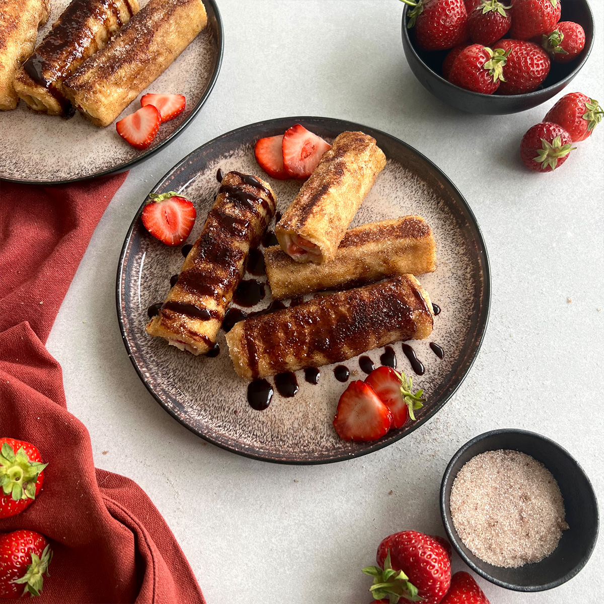 French Toast Rollen mit Erdbeeren