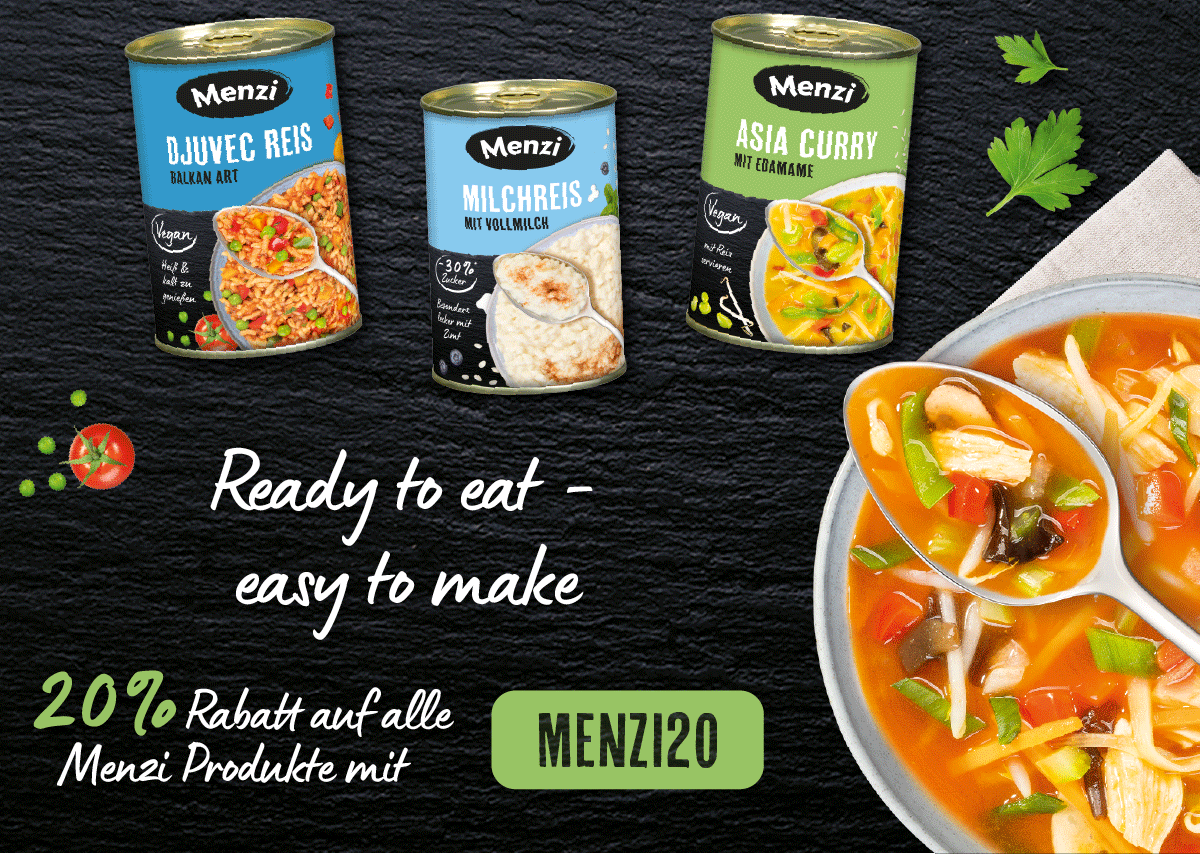 Eine Werbung für Menzi-Produkte, die verschiedene Sorten von Konserven zeigen.  Im Vordergrund befindet sich eine Schüssel mit Asia-Curry-Suppe, daneben stehen drei Dosen mit verschiedenen Produkten. 20% Rabatt mit Code Menzi20