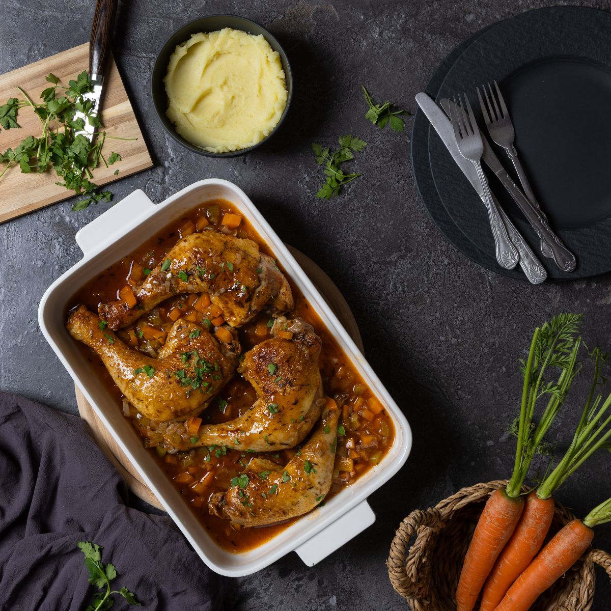 geschmorte Hähnchenschenkel