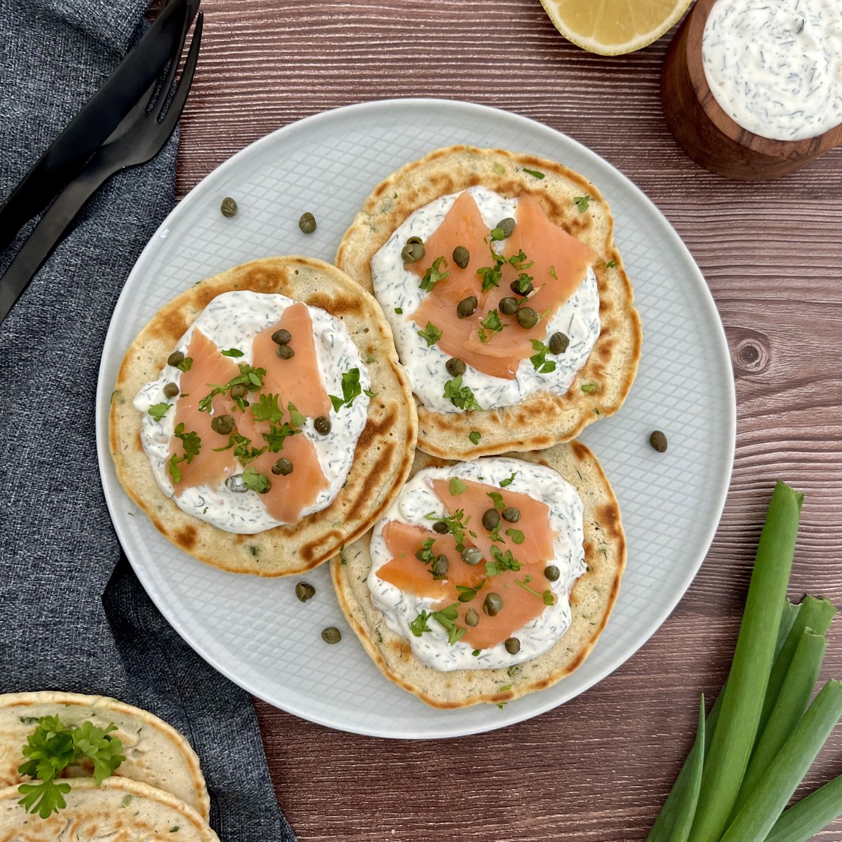 Herzhafte Pancakes mit Räucherlachs