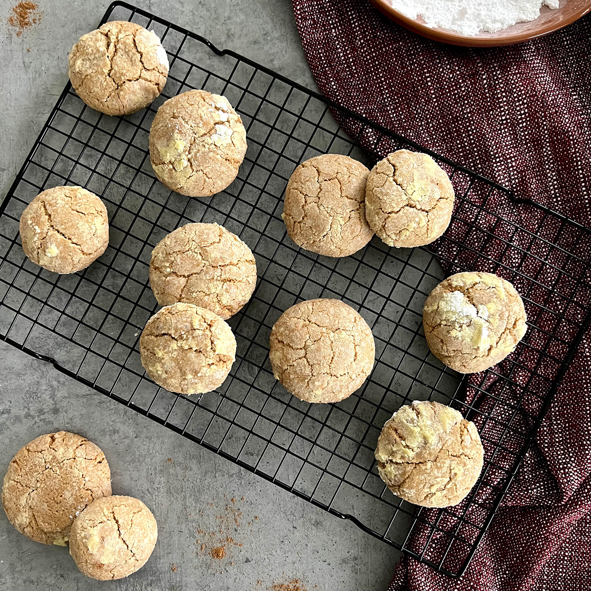 Lebkuchen Crinkle Cookies